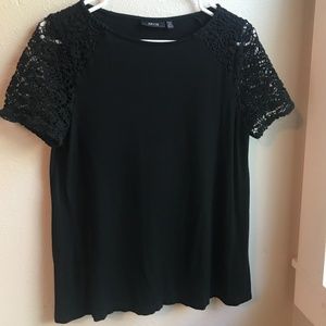 Women’s APT. 9 blouse